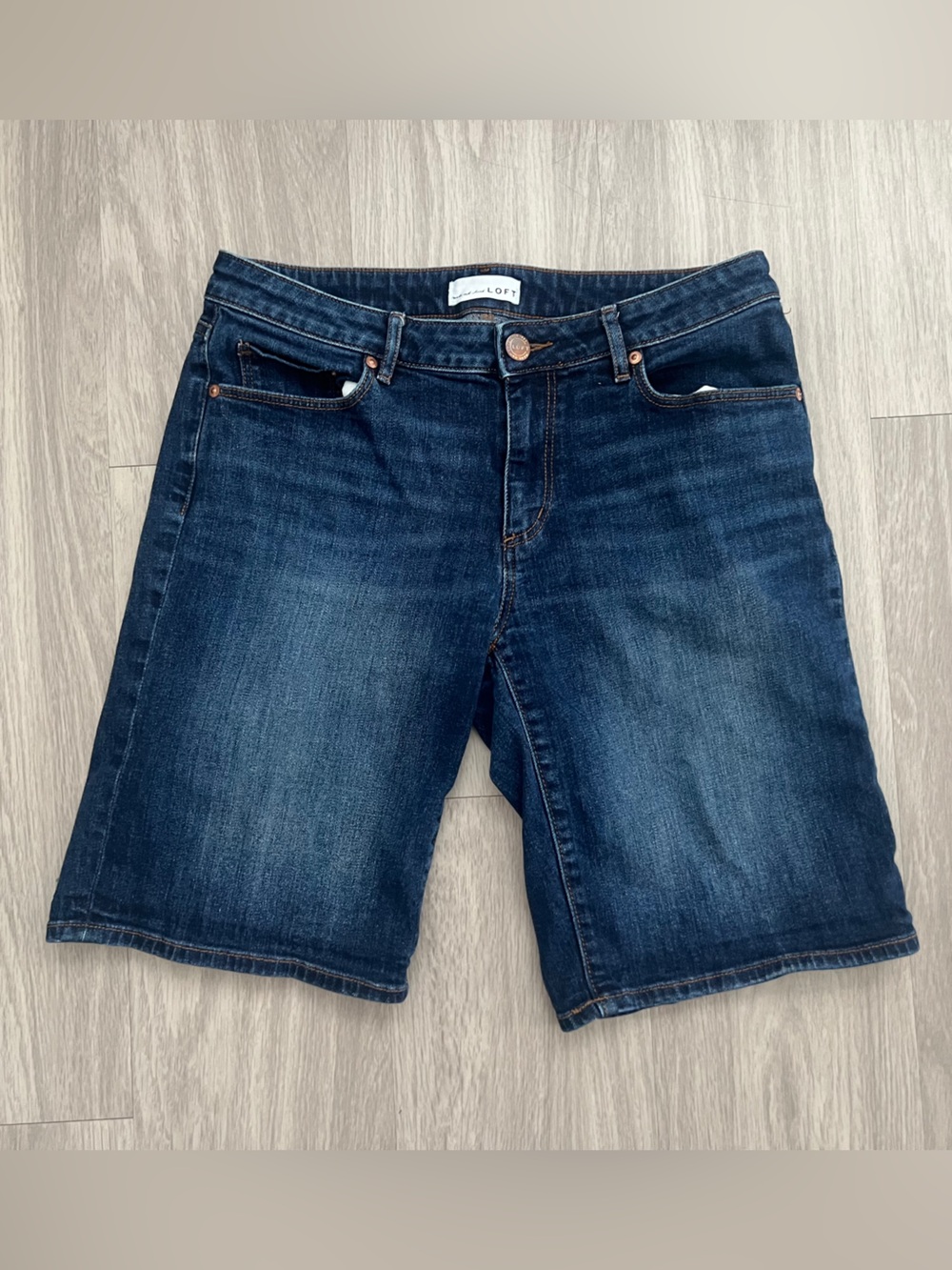 LOFT Women’s Size 6 Dark Wash Denim Bermuda Shorts